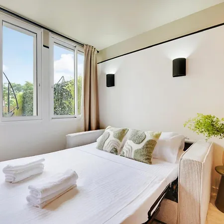 A Delightful Studio With Terrace Апартаменты